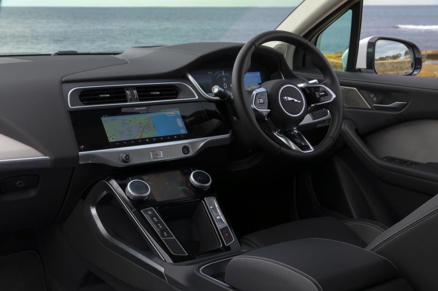 Торпедо Jaguar I-Pace EV400 AWD SE 2018 года  (AU) (фото 10 из 40)